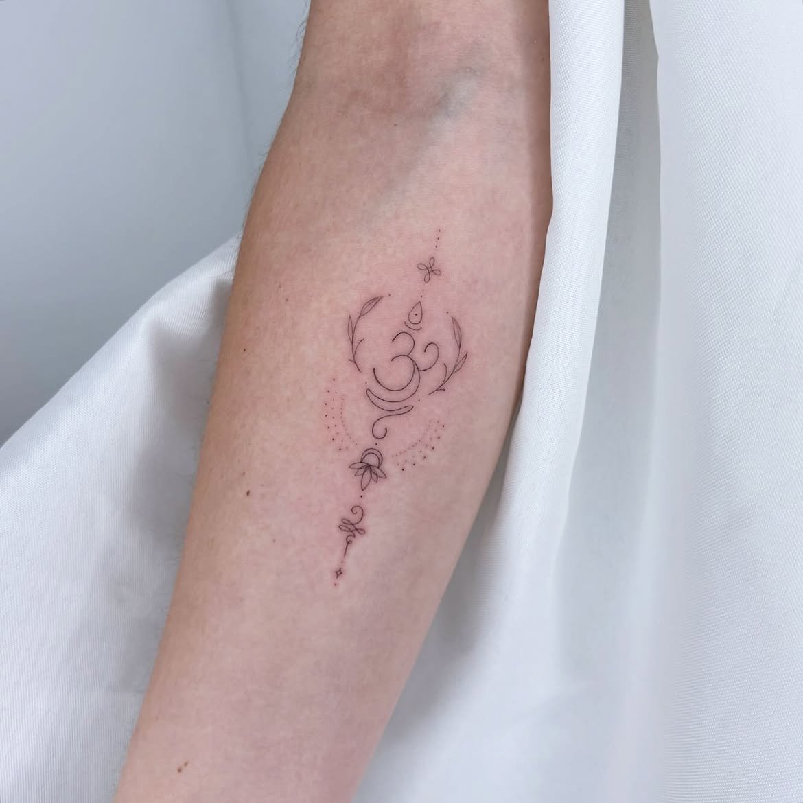 Tatuaje fine line en Barcelona - Circa Tattoo BCN